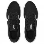 изглед отгоре на черни маратонки Nike Downshifter 13 с етикет на езика