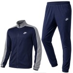 Мъжки спортен екип Nike Club PK Suit HV1444 451 – Оригинални модели с гарантирано качество от CornerSport.eu